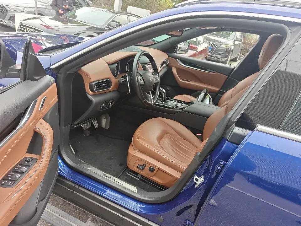 2019 Maserati Levante 3.0T 350HP V6 8AT,autocango,china used car exporter,china ev exporter,chinese used car exporter,chinese used ev exporter