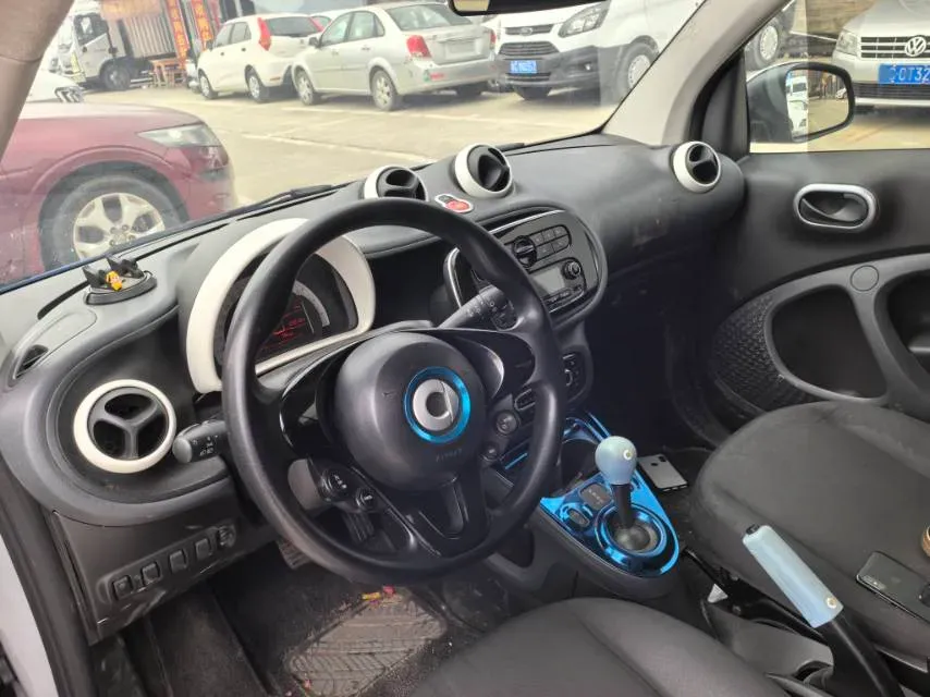 2018 Smart smart fortwo 0.9T 109HP L3 6DCT,autocango,china used car exporter,china ev exporter,chinese used car exporter,chinese used ev exporter