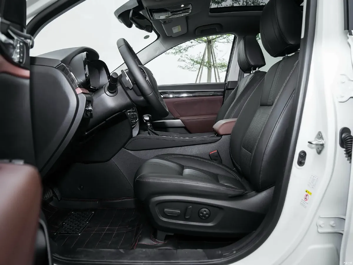 2017 GAC Trumpchi GS8 2.0T 201HP L4 6AT,autocango,china used car exporter,china ev exporter,chinese used car exporter,chinese used ev exporter