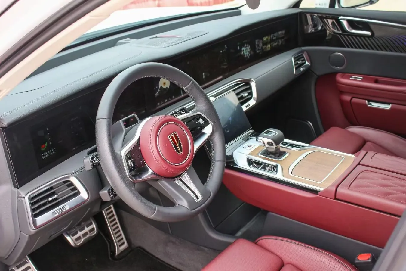 2022 HongQi E-HS9 BEV 120KWH,autocango,china used car exporter,china ev exporter,chinese used car exporter,chinese used ev exporter