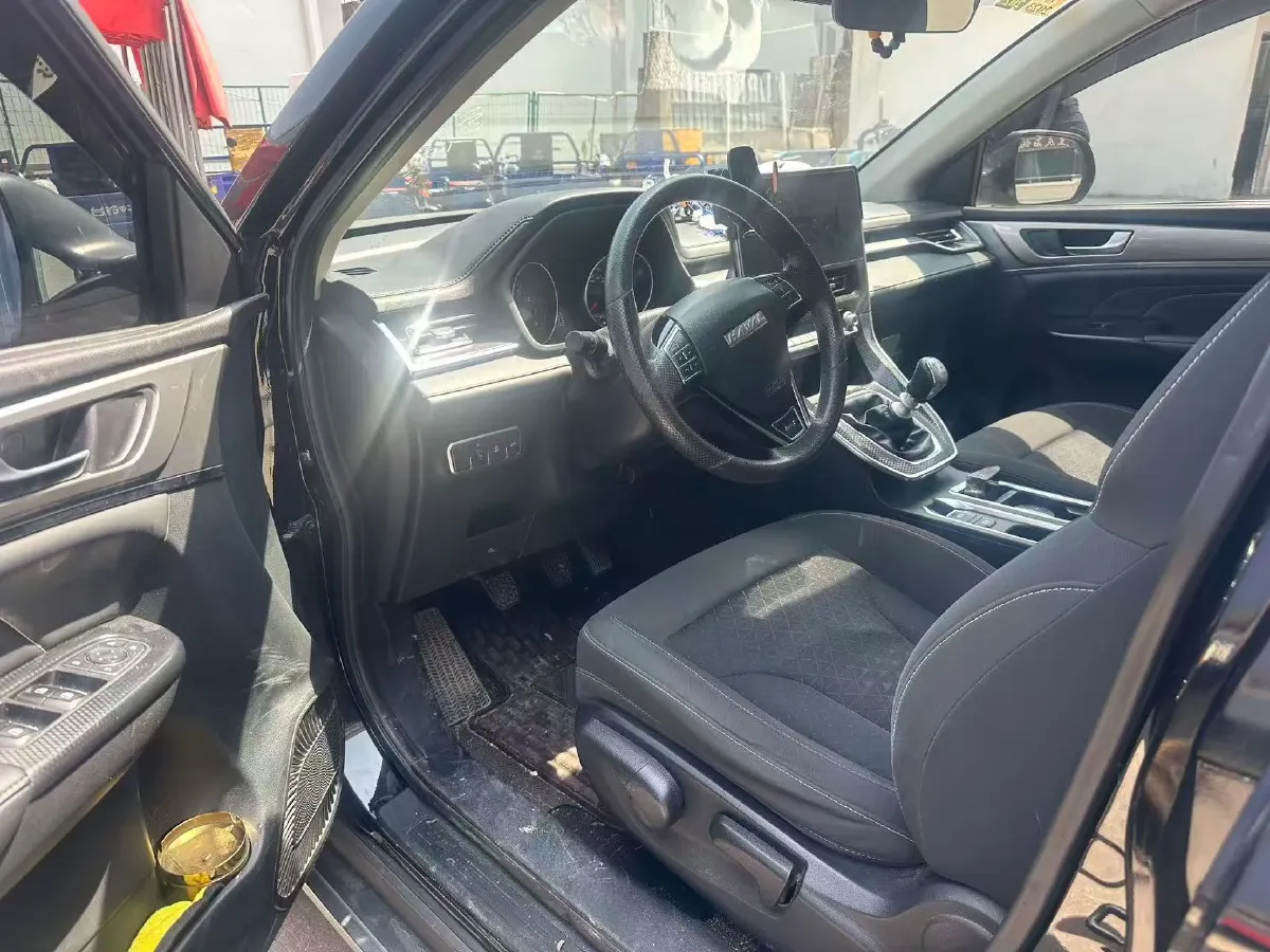 2021 Haval M6 1.5T 150HP L4 6MT,autocango,china used car exporter,china ev exporter,chinese used car exporter,chinese used ev exporter