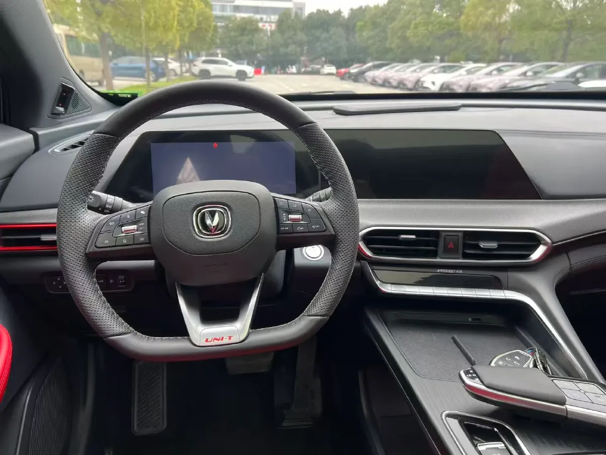 2020 ChangAn UNI-T 1.5T 180HP L4 7DCT,autocango,china used car exporter,china ev exporter,chinese used car exporter,chinese used ev exporter