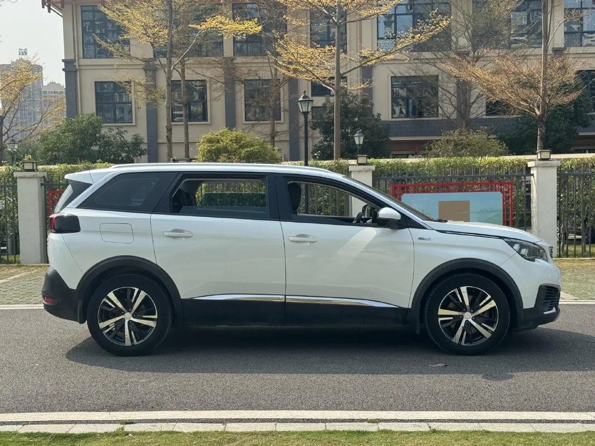 2019 Peugeot 5008 1.8T 204HP L4 6AT,autocango,china used car exporter,china ev exporter,chinese used car exporter,chinese used ev exporter