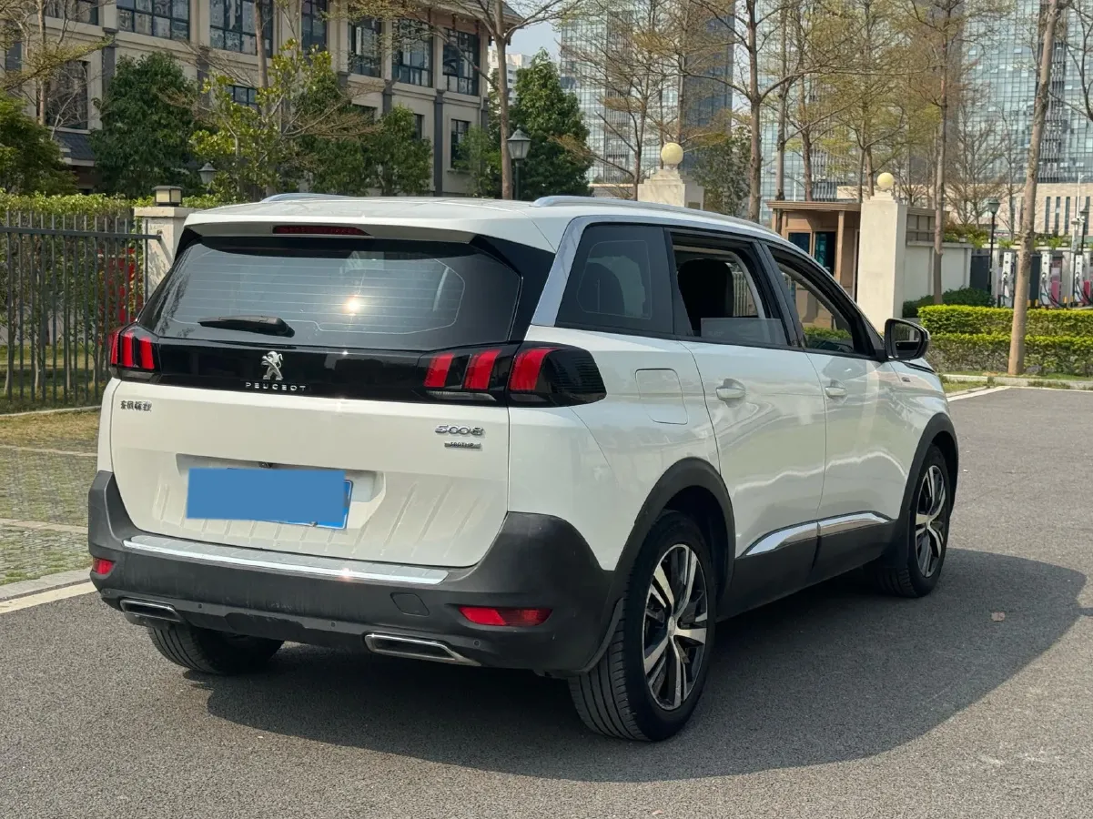 2019 Peugeot 5008 1.8T 204HP L4 6AT,autocango,china used car exporter,china ev exporter,chinese used car exporter,chinese used ev exporter