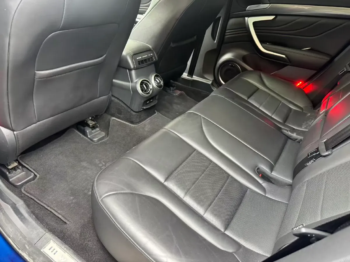 2017 WEY VV7 2.0T 234HP L4 7DCT,autocango,china used car exporter,china ev exporter,chinese used car exporter,chinese used ev exporter