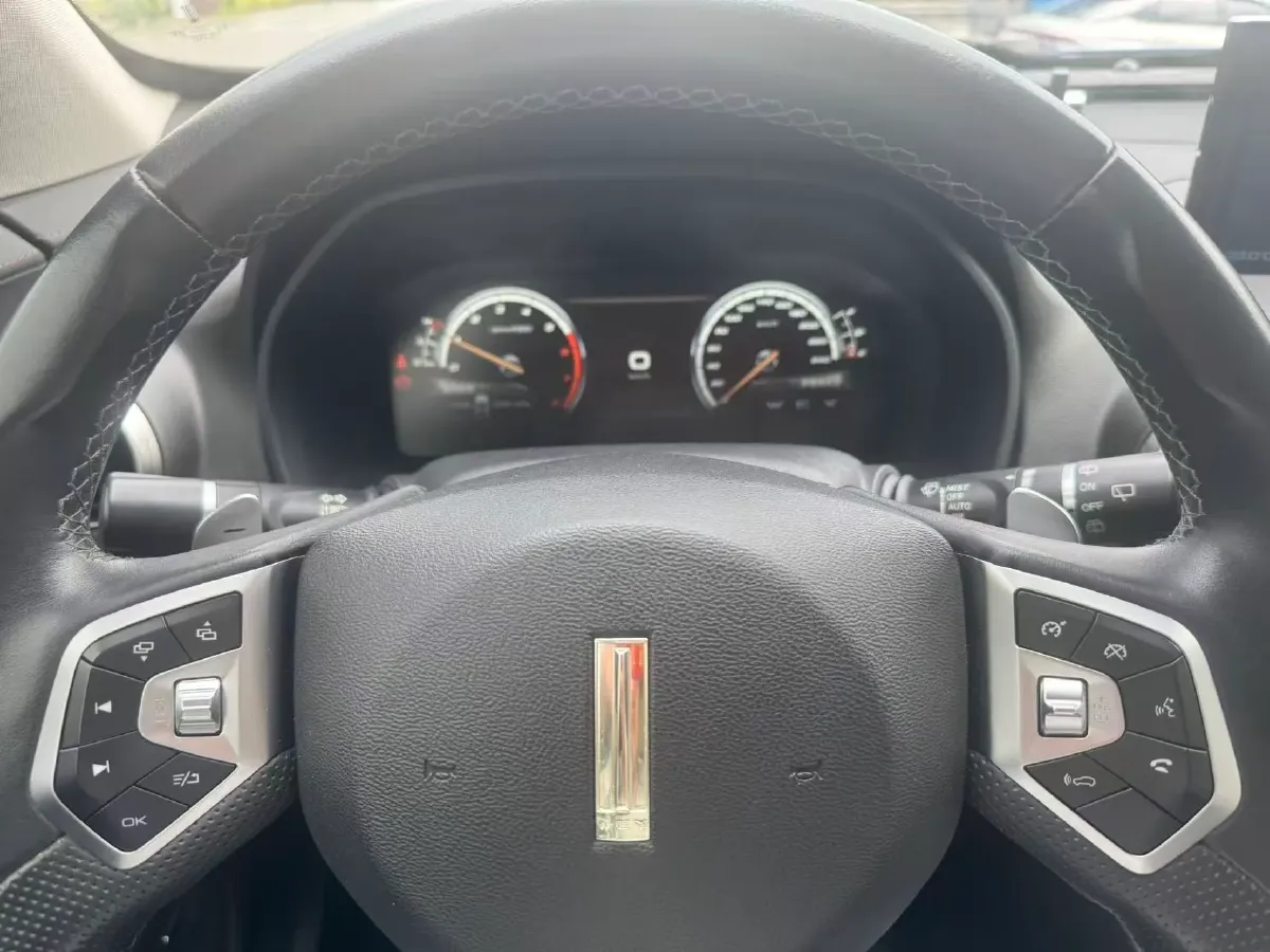 2017 WEY VV7 2.0T 234HP L4 7DCT,autocango,china used car exporter,china ev exporter,chinese used car exporter,chinese used ev exporter