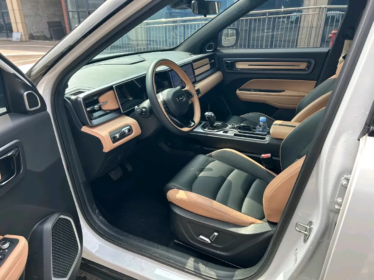 2023 Geely ICON 1.5T 181HP L4 7DCT,autocango,china used car exporter,china ev exporter,chinese used car exporter,chinese used ev exporter