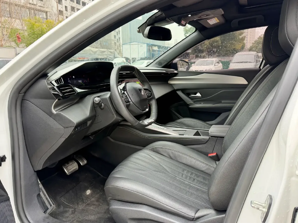 2025 Peugeot 408X 1.6T 175HP L4 8AT,autocango,china used car exporter,china ev exporter,chinese used car exporter,chinese used ev exporter