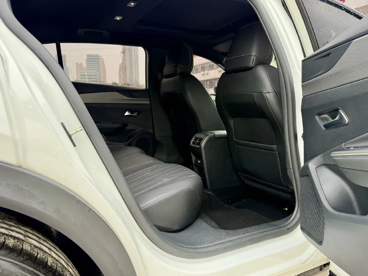 2025 Peugeot 408X 1.6T 175HP L4 8AT,autocango,china used car exporter,china ev exporter,chinese used car exporter,chinese used ev exporter