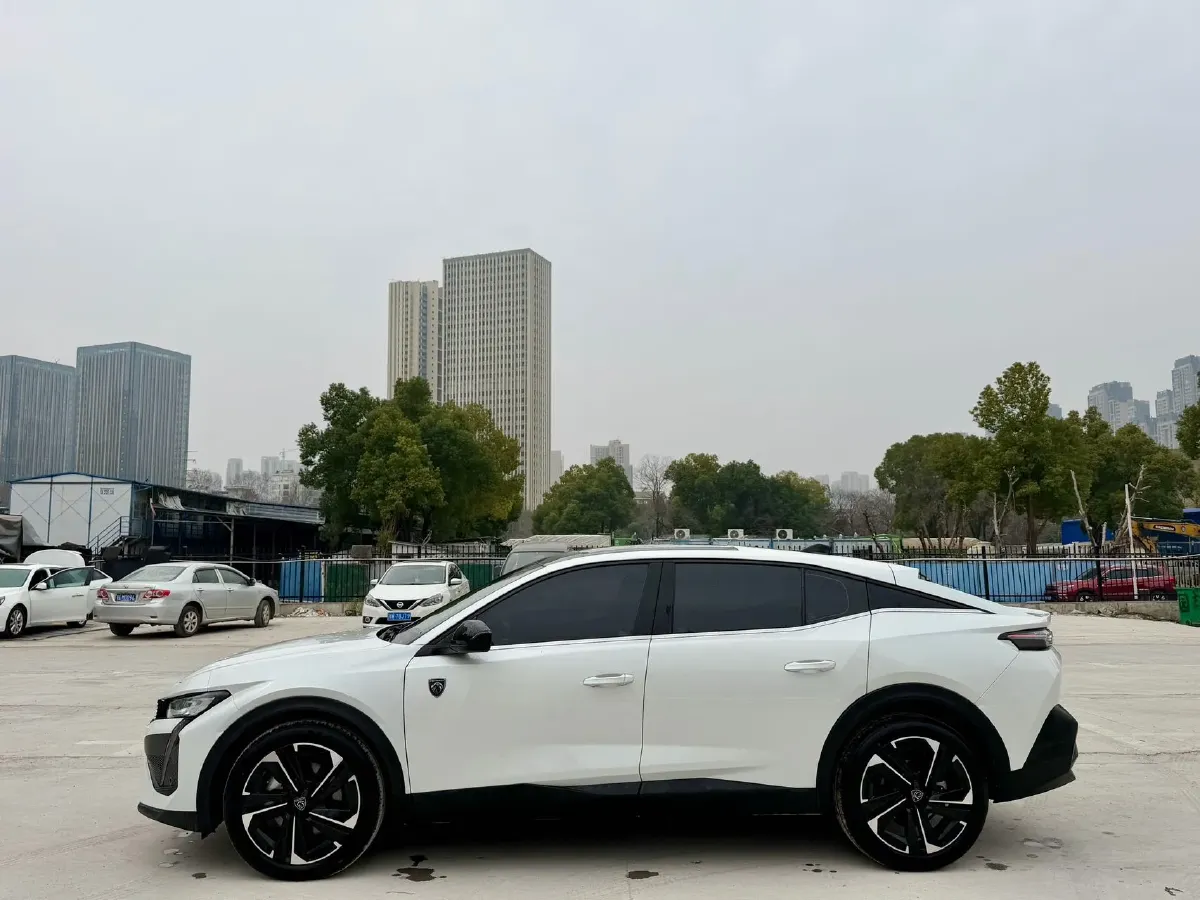 2025 Peugeot 408X 1.6T 175HP L4 8AT,autocango,china used car exporter,china ev exporter,chinese used car exporter,chinese used ev exporter