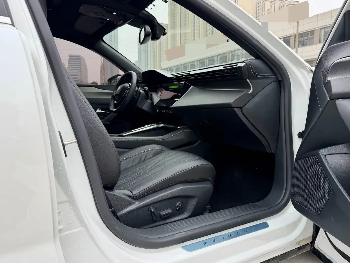 2025 Peugeot 408X 1.6T 175HP L4 8AT,autocango,china used car exporter,china ev exporter,chinese used car exporter,chinese used ev exporter