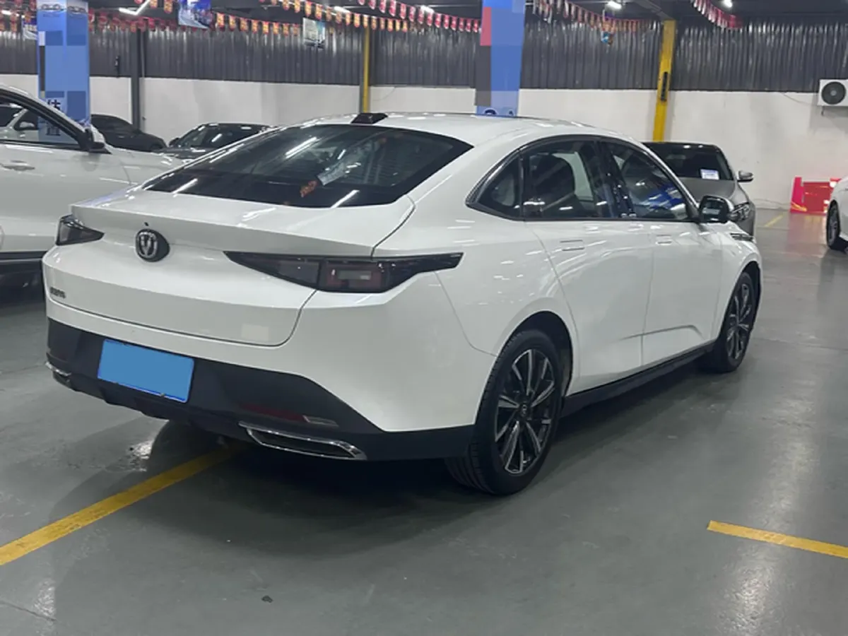 2023 ChangAn Lamore 1.5T 170HP L4 7DCT,autocango,china used car exporter,china ev exporter,chinese used car exporter,chinese used ev exporter
