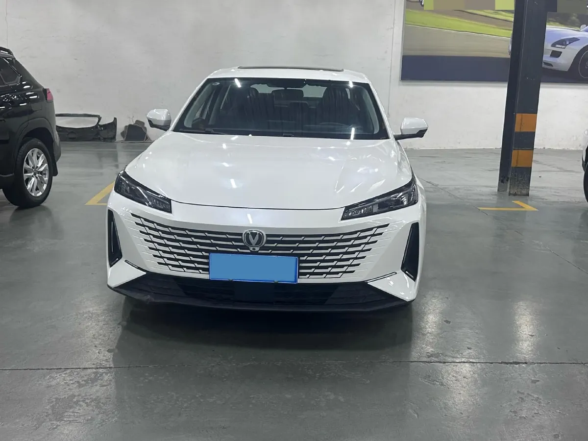 2023 ChangAn Lamore 1.5T 170HP L4 7DCT,autocango,china used car exporter,china ev exporter,chinese used car exporter,chinese used ev exporter