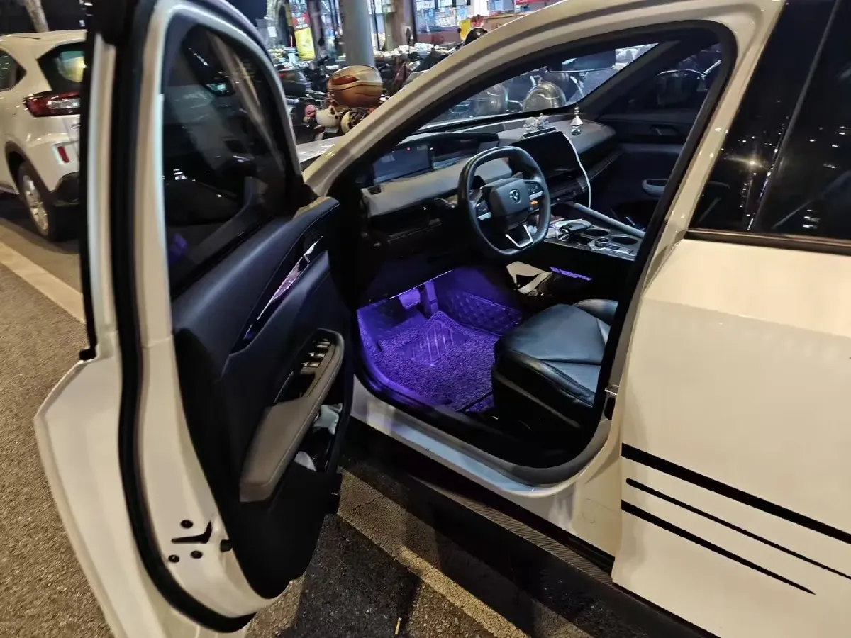 2022 ChangAn UNI-V 1.5T 188HP L4 7DCT,autocango,china used car exporter,china ev exporter,chinese used car exporter,chinese used ev exporter