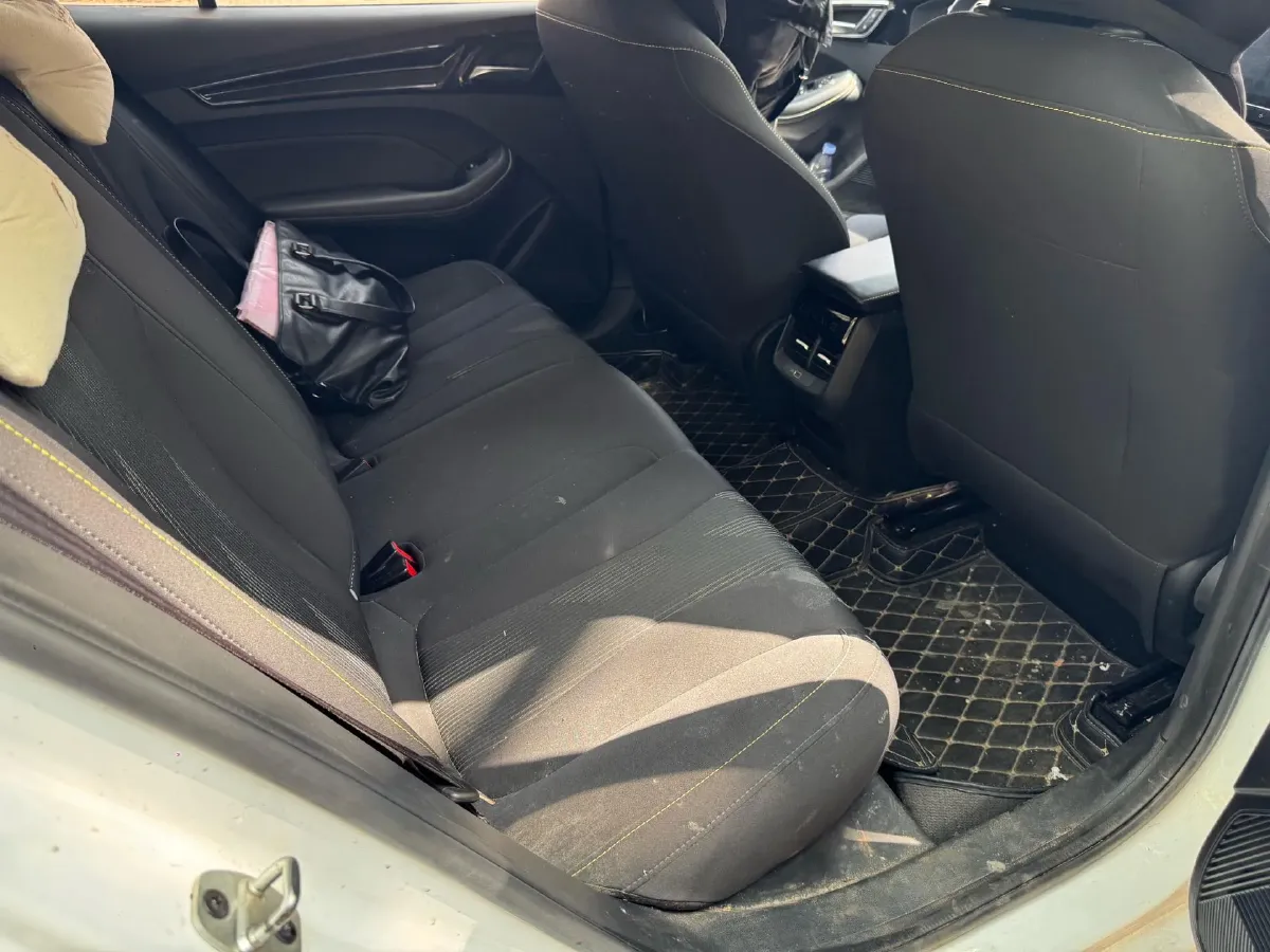 2021 Roewe i5 1.5L 120HP L4 CVT,autocango,china used car exporter,china ev exporter,chinese used car exporter,chinese used ev exporter