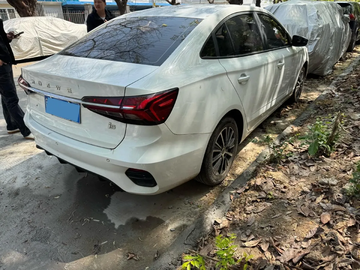 2021 Roewe i5 1.5L 120HP L4 CVT,autocango,china used car exporter,china ev exporter,chinese used car exporter,chinese used ev exporter