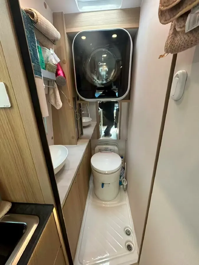 2023 MAXUS V100 RV 2.0T 150HP L4 6AT,autocango,china used car exporter,china ev exporter,chinese used car exporter,chinese used ev exporter