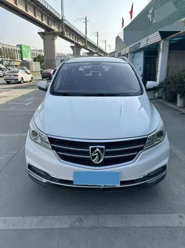 2019 BaoJun 730 1.5T 151HP L4 CVT,autocango,china used car exporter,china ev exporter,chinese used car exporter,chinese used ev exporter