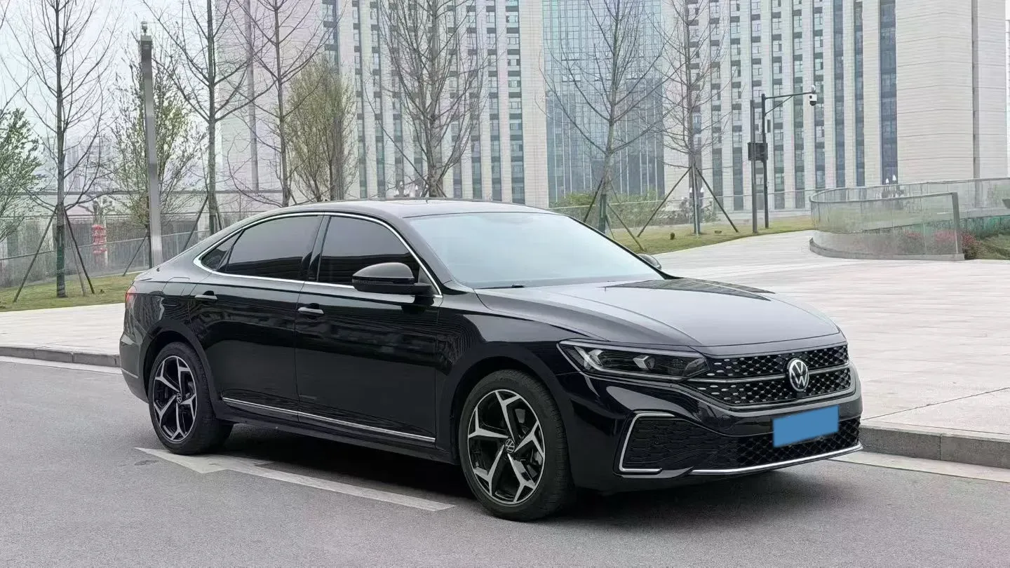 2025 Volkswagen Passat 2.0T 220HP L4 7DCT,autocango,china used car exporter,china ev exporter,chinese used car exporter,chinese used ev exporter