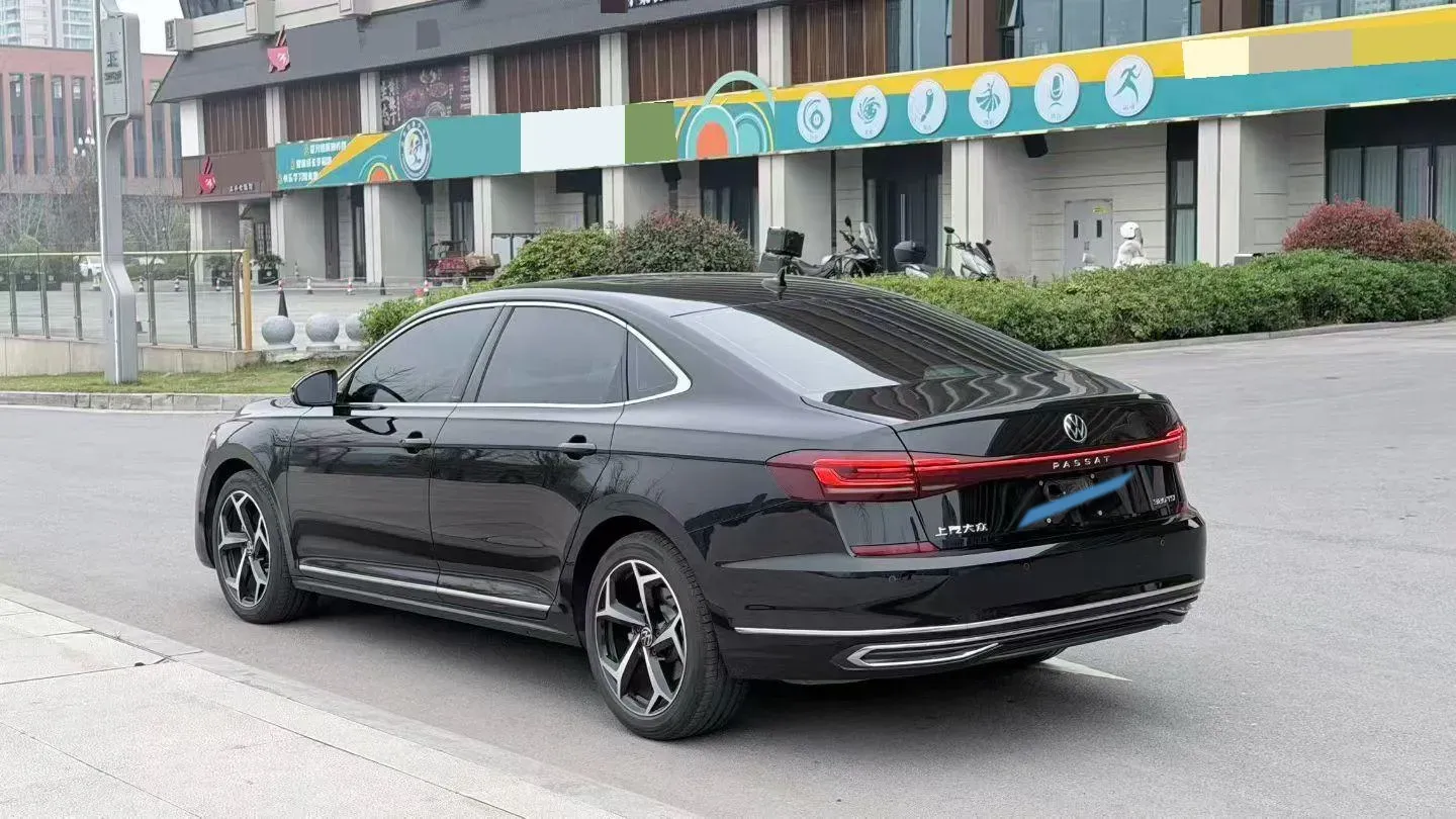 2025 Volkswagen Passat 2.0T 220HP L4 7DCT,autocango,china used car exporter,china ev exporter,chinese used car exporter,chinese used ev exporter