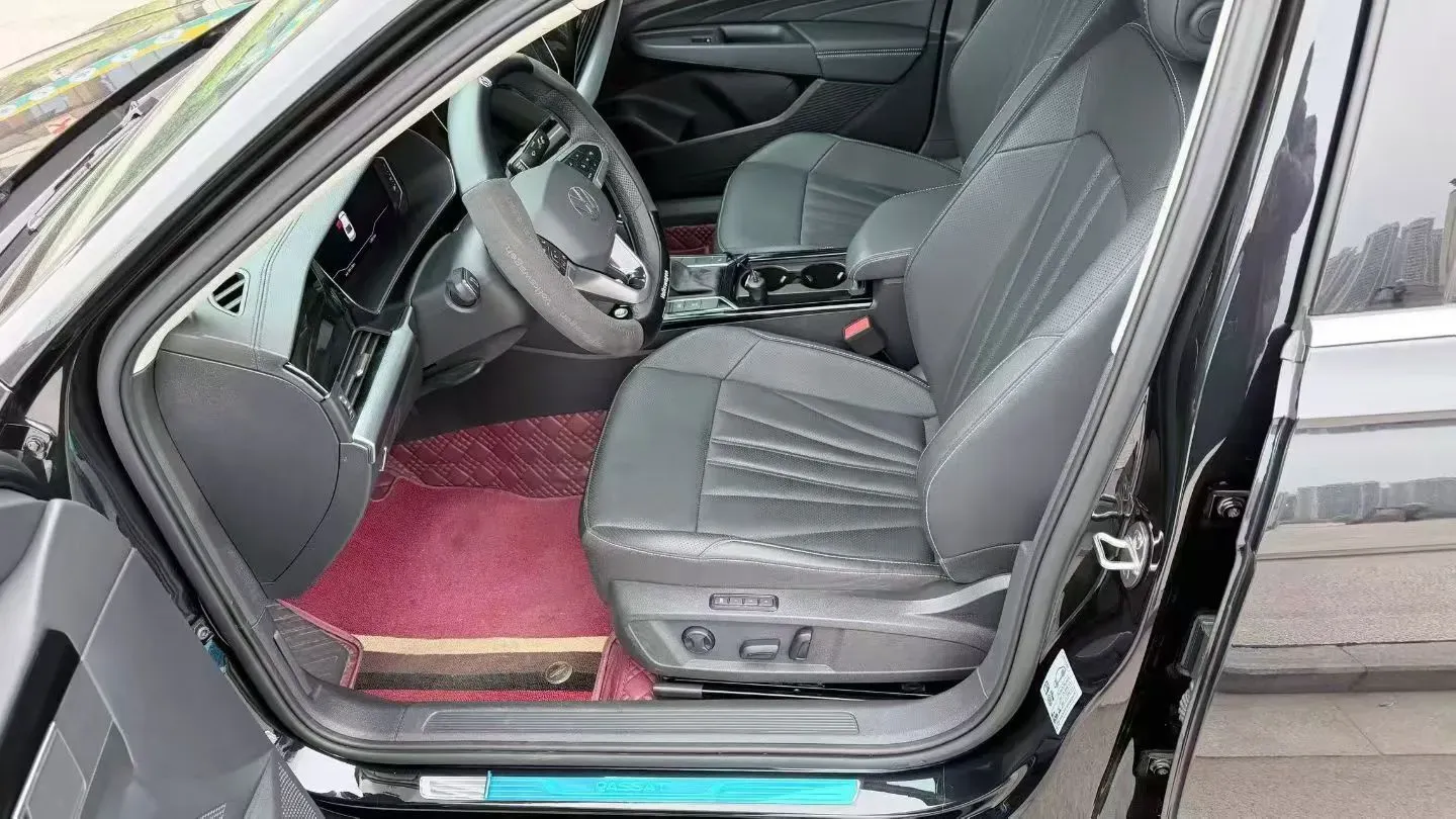 2025 Volkswagen Passat 2.0T 220HP L4 7DCT,autocango,china used car exporter,china ev exporter,chinese used car exporter,chinese used ev exporter