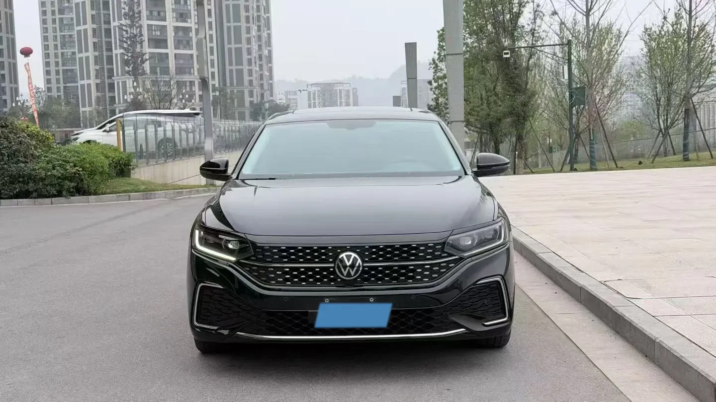 2025 Volkswagen Passat 2.0T 220HP L4 7DCT,autocango,china used car exporter,china ev exporter,chinese used car exporter,chinese used ev exporter
