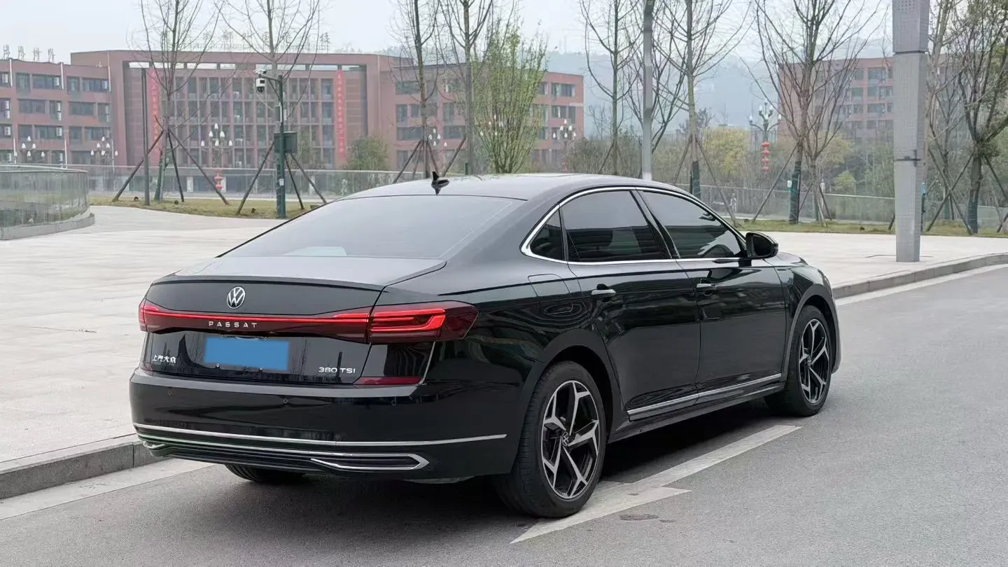 2025 Volkswagen Passat 2.0T 220HP L4 7DCT,autocango,china used car exporter,china ev exporter,chinese used car exporter,chinese used ev exporter