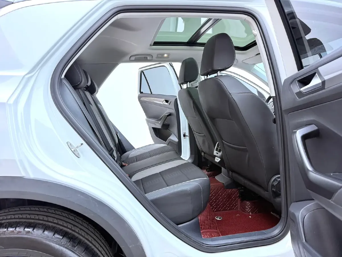 2021 Volkswagen T-Roc 1.4T 150HP L4 7DCT,autocango,china used car exporter,china ev exporter,chinese used car exporter,chinese used ev exporter