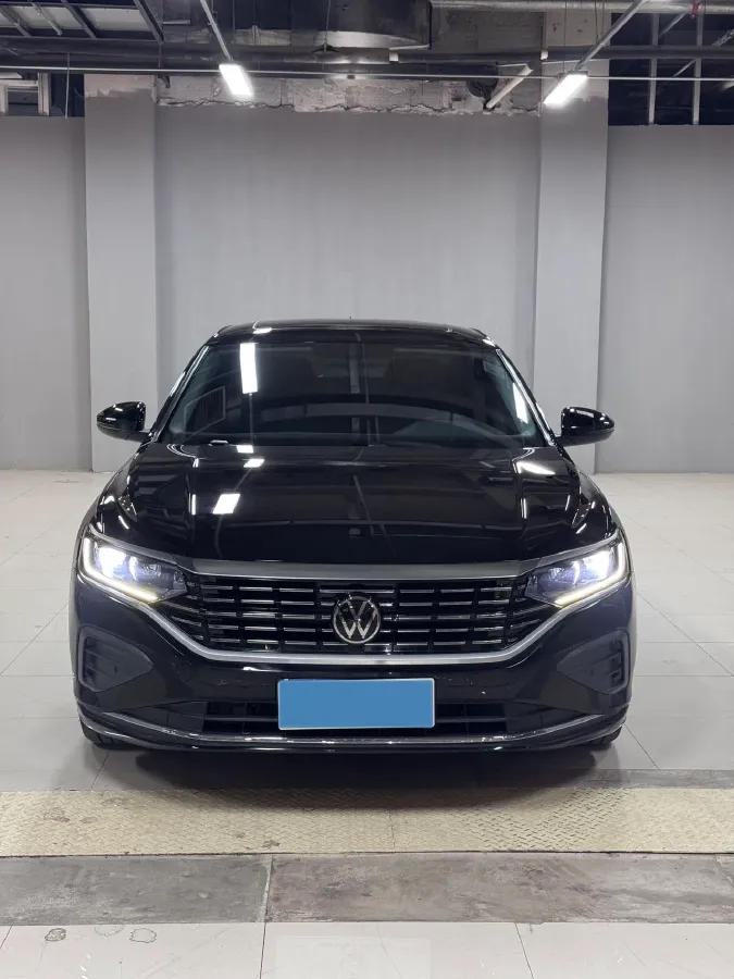 2024 Volkswagen Passat 2.0T 220HP L4 7DCT,autocango,china used car exporter,china ev exporter,chinese used car exporter,chinese used ev exporter