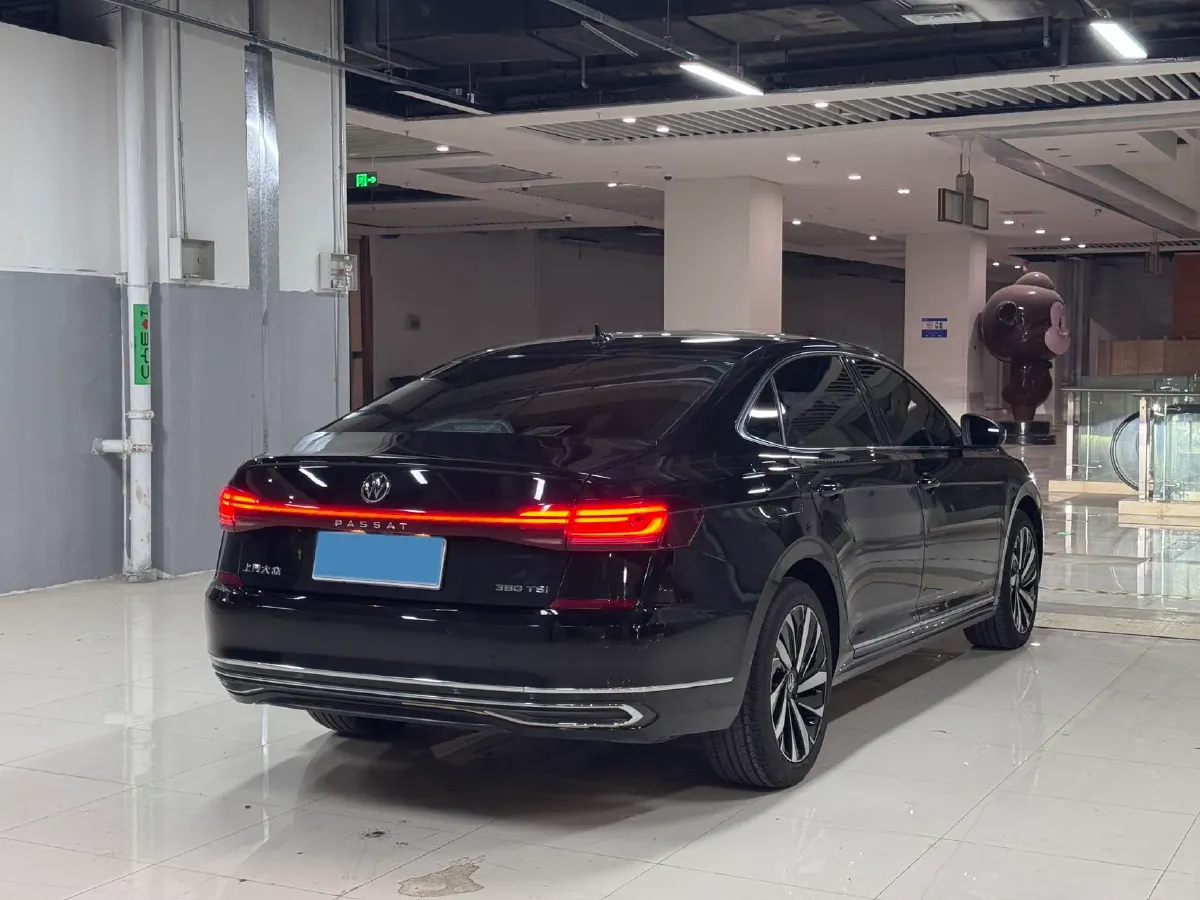 2024 Volkswagen Passat 2.0T 220HP L4 7DCT,autocango,china used car exporter,china ev exporter,chinese used car exporter,chinese used ev exporter