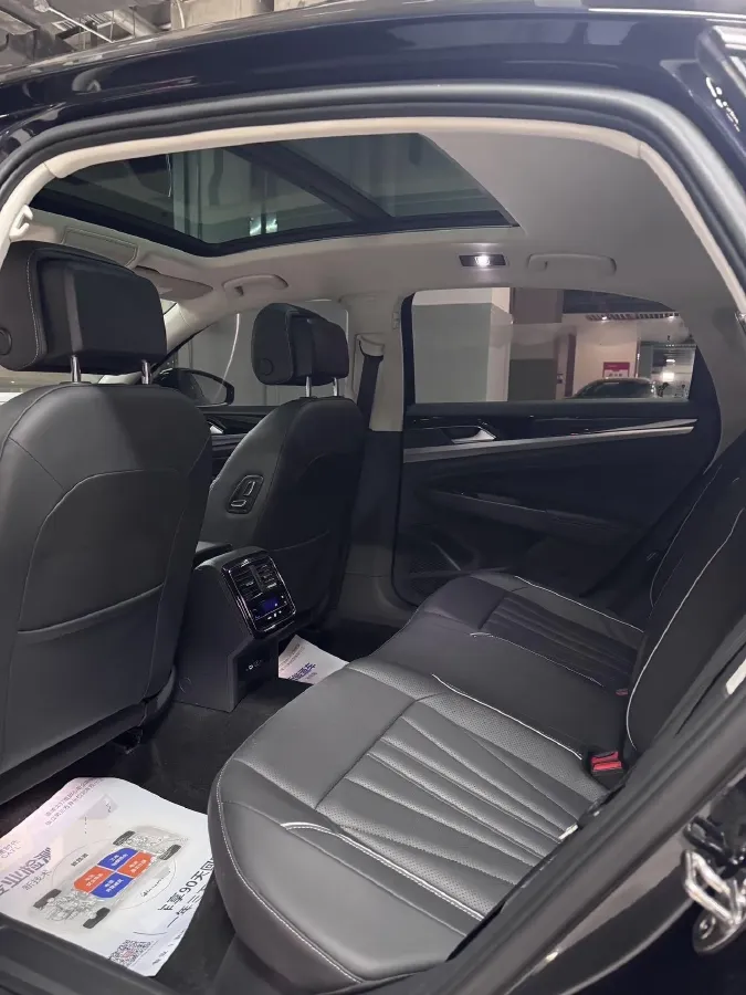 2024 Volkswagen Passat 2.0T 220HP L4 7DCT,autocango,china used car exporter,china ev exporter,chinese used car exporter,chinese used ev exporter