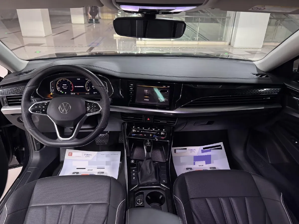 2024 Volkswagen Passat 2.0T 220HP L4 7DCT,autocango,china used car exporter,china ev exporter,chinese used car exporter,chinese used ev exporter