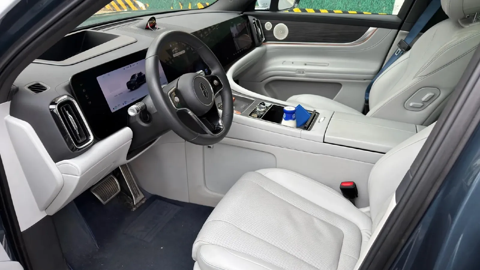 2024 AITO AITO M9 1.5T 152HP L4 REEV 42KWH,autocango,china used car exporter,china ev exporter,chinese used car exporter,chinese used ev exporter