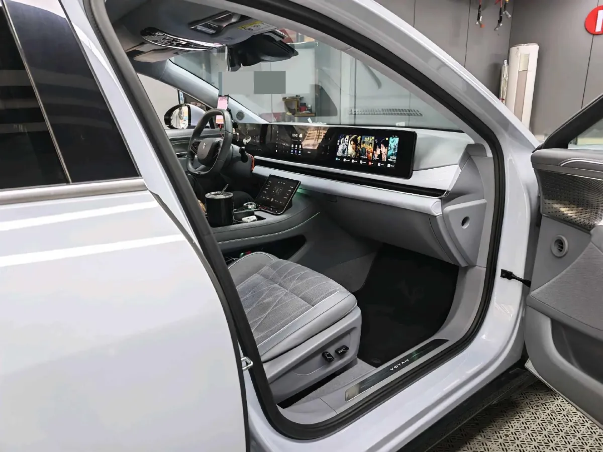 2023 Voyah ZhuiGuang BEV 82.11KWH,autocango,china used car exporter,china ev exporter,chinese used car exporter,chinese used ev exporter