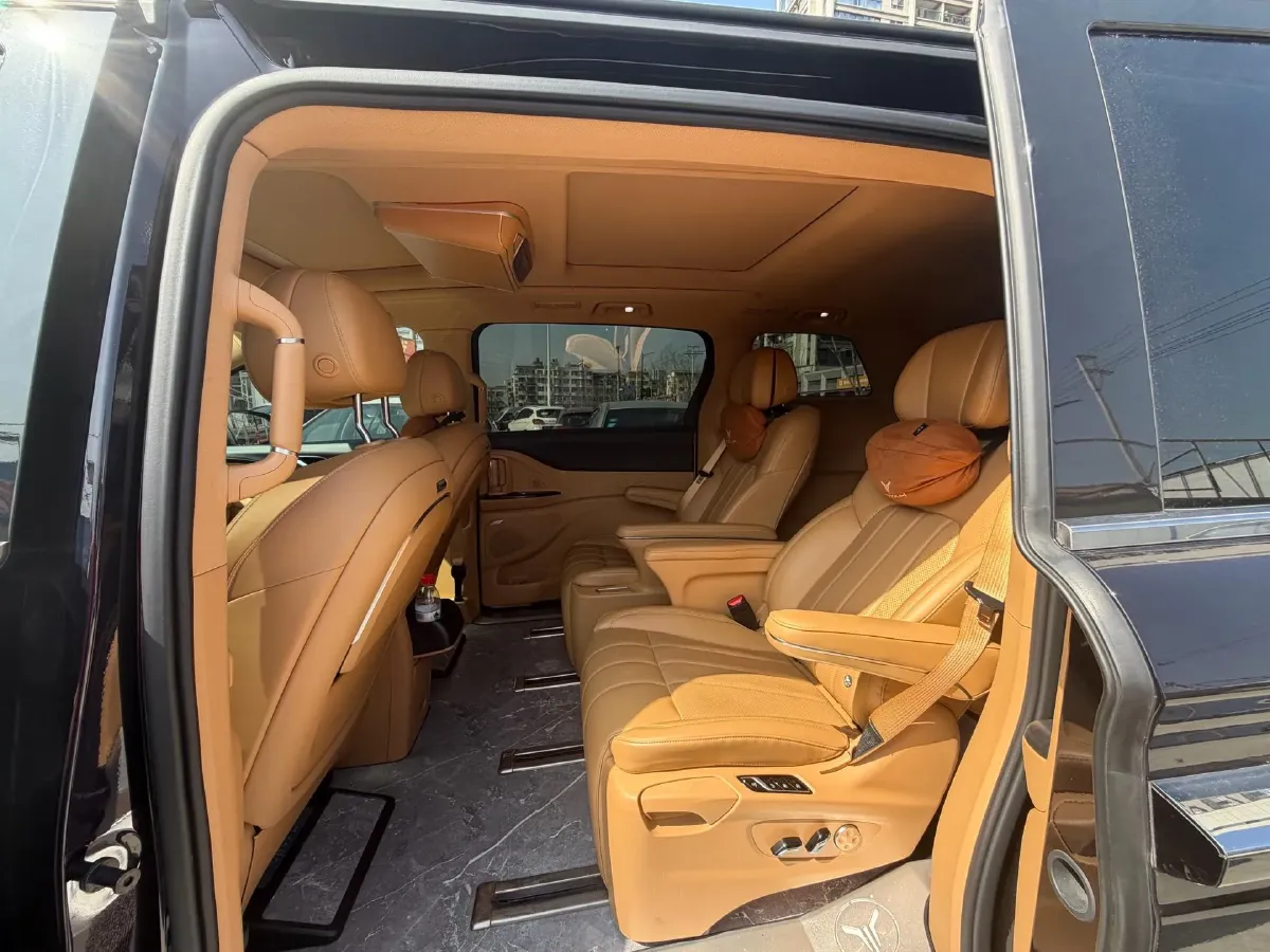 2022 Voyah Dream 1.5T 136HP L4 PHEV 25.57KWH,autocango,china used car exporter,china ev exporter,chinese used car exporter,chinese used ev exporter