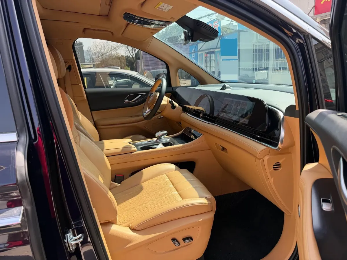 2022 Voyah Dream 1.5T 136HP L4 PHEV 25.57KWH,autocango,china used car exporter,china ev exporter,chinese used car exporter,chinese used ev exporter