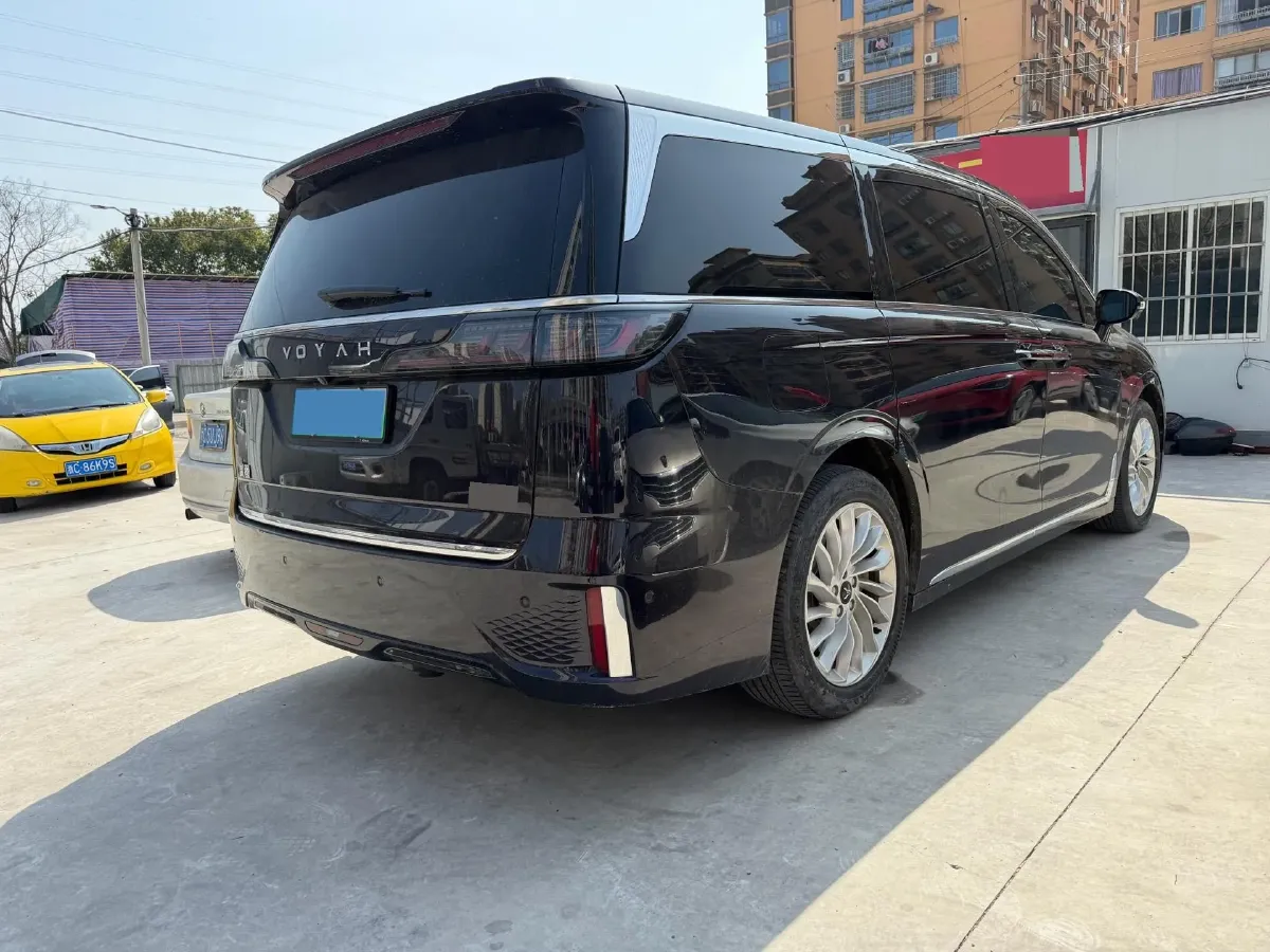2022 Voyah Dream 1.5T 136HP L4 PHEV 25.57KWH,autocango,china used car exporter,china ev exporter,chinese used car exporter,chinese used ev exporter