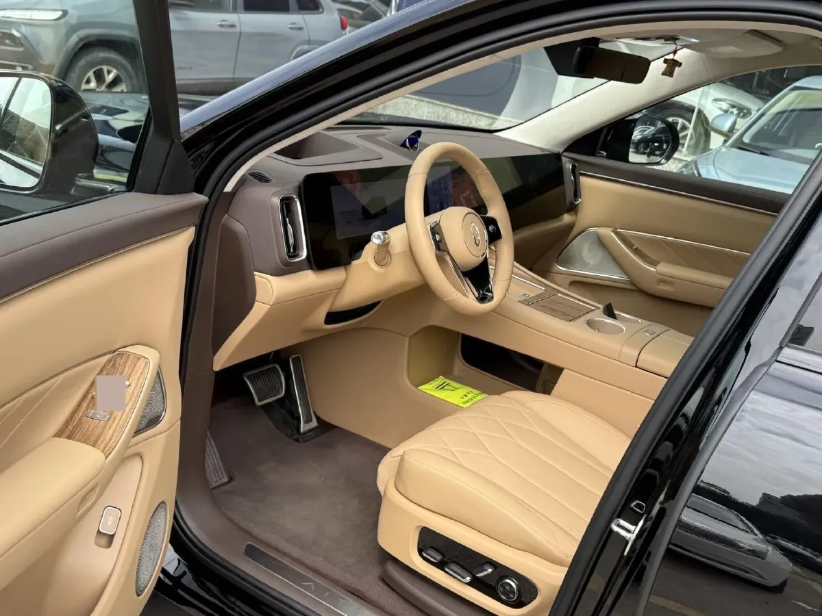 2025 AITO AITO M8 REEV 160HP REEV 53.4KWH,autocango,china used car exporter,china ev exporter,chinese used car exporter,chinese used ev exporter