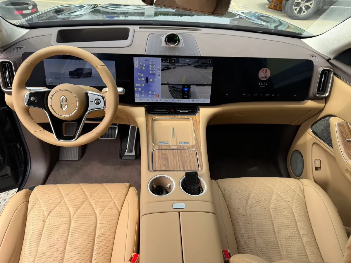 2025 AITO AITO M8 REEV 160HP REEV 53.4KWH,autocango,china used car exporter,china ev exporter,chinese used car exporter,chinese used ev exporter