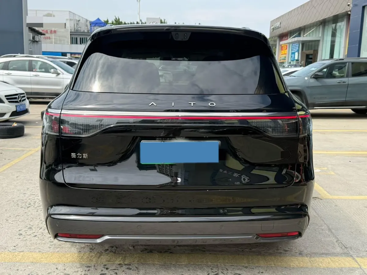 2025 AITO AITO M8 REEV 160HP REEV 53.4KWH,autocango,china used car exporter,china ev exporter,chinese used car exporter,chinese used ev exporter