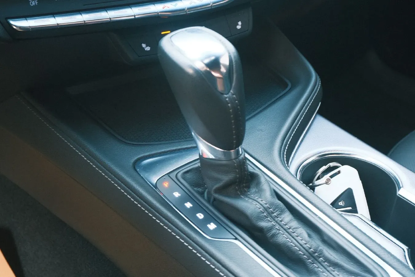 2022 Cadillac CT4 2.0T 237HP L4 8AT,autocango,china used car exporter,china ev exporter,chinese used car exporter,chinese used ev exporter