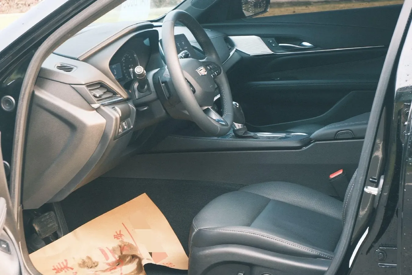 2022 Cadillac CT4 2.0T 237HP L4 8AT,autocango,china used car exporter,china ev exporter,chinese used car exporter,chinese used ev exporter