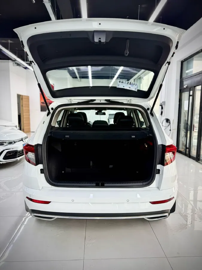 2023 Skoda Karoq 1.4T 150HP L4 7DCT,autocango,china used car exporter,china ev exporter,chinese used car exporter,chinese used ev exporter