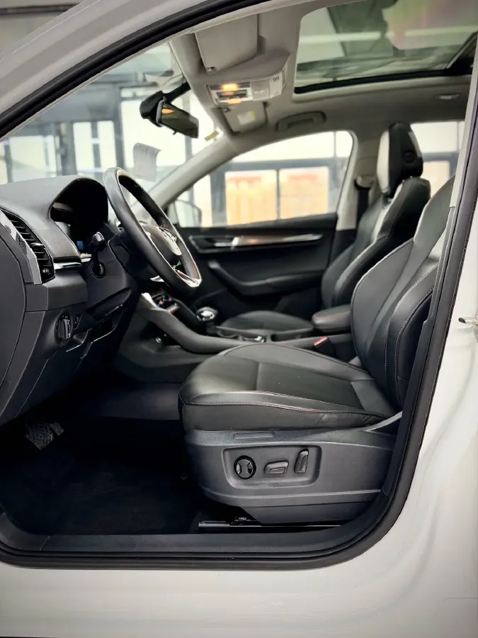 2023 Skoda Karoq 1.4T 150HP L4 7DCT,autocango,china used car exporter,china ev exporter,chinese used car exporter,chinese used ev exporter