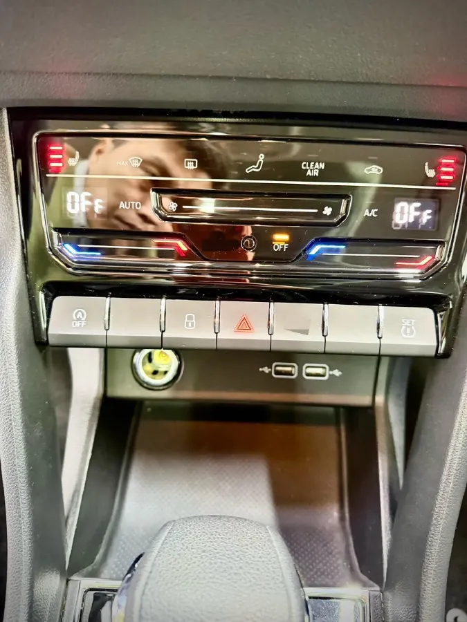 2023 Skoda Karoq 1.4T 150HP L4 7DCT,autocango,china used car exporter,china ev exporter,chinese used car exporter,chinese used ev exporter