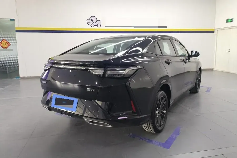 2025 DongFeng Aeolus YiXuan 1.5L 125HP L4 6DCT,autocango,china used car exporter,china ev exporter,chinese used car exporter,chinese used ev exporter