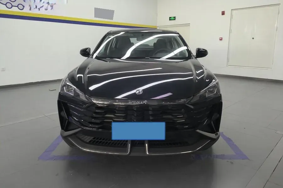 2025 DongFeng Aeolus YiXuan 1.5L 125HP L4 6DCT,autocango,china used car exporter,china ev exporter,chinese used car exporter,chinese used ev exporter