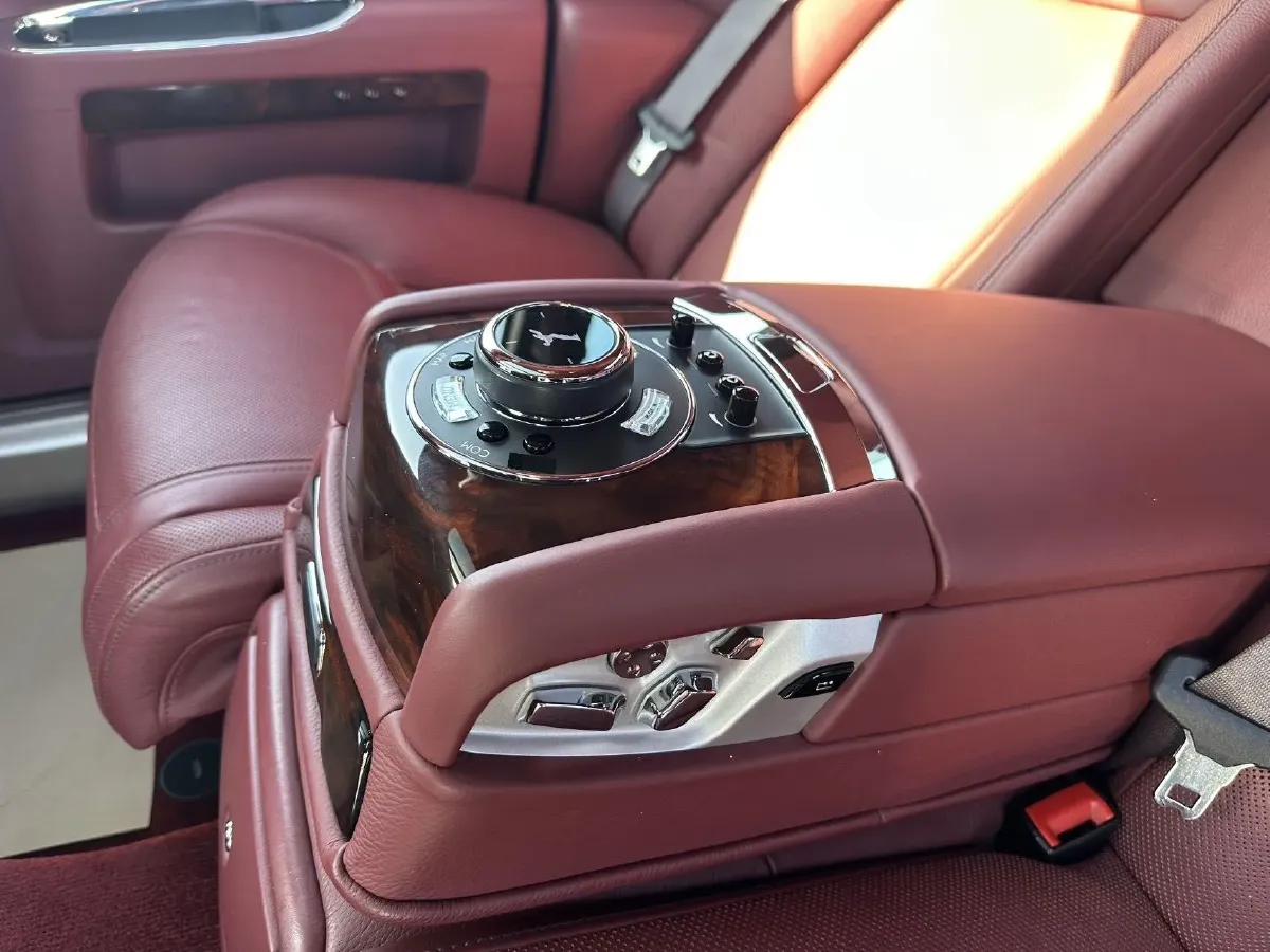 2018 Rolls-Royce Ghost 6.6T 571HP V12 8AT,autocango,china used car exporter,china ev exporter,chinese used car exporter,chinese used ev exporter