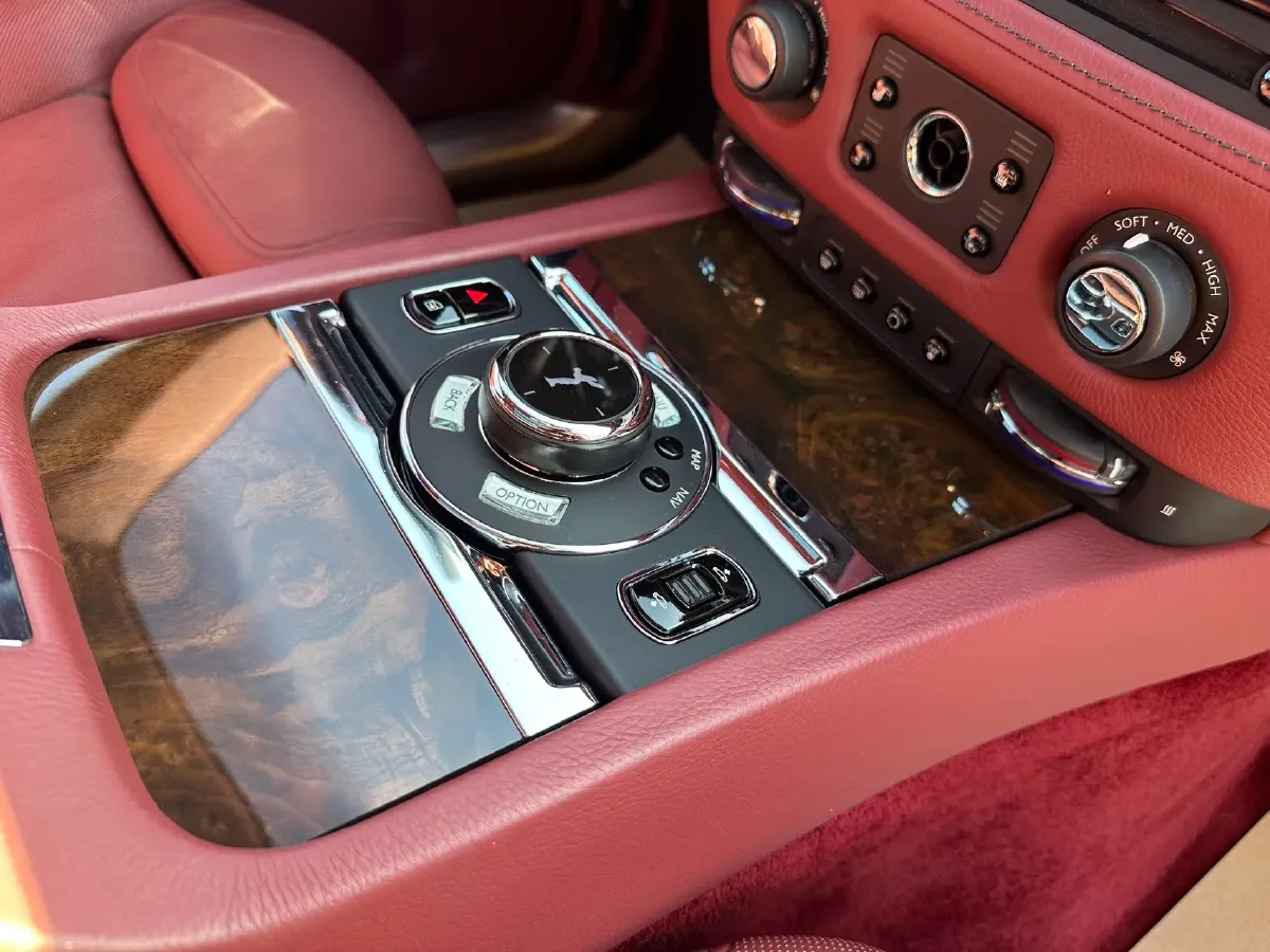 2018 Rolls-Royce Ghost 6.6T 571HP V12 8AT,autocango,china used car exporter,china ev exporter,chinese used car exporter,chinese used ev exporter