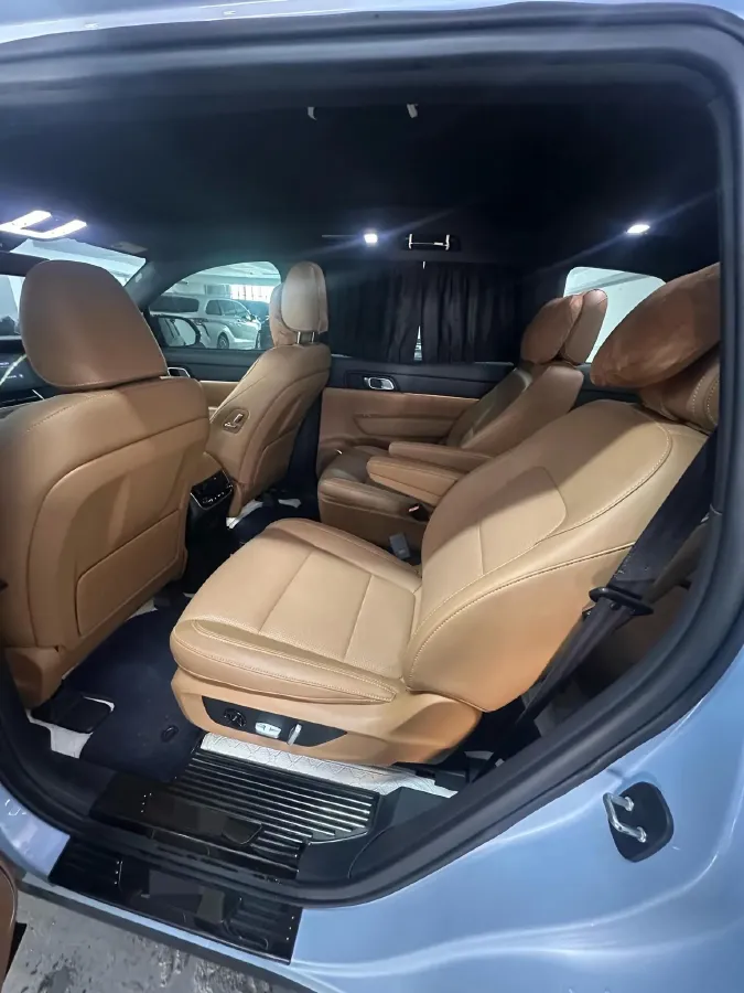 2021 Li ONE Range Extended 131HP REEV 40.5KWH,autocango,china used car exporter,china ev exporter,chinese used car exporter,chinese used ev exporter